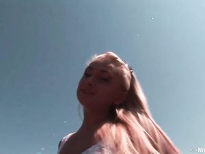 Young Ass Looks Good As She Shakes It In Public