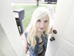 Fucking Petite Slut Piper Perri Makes His Cock Cum